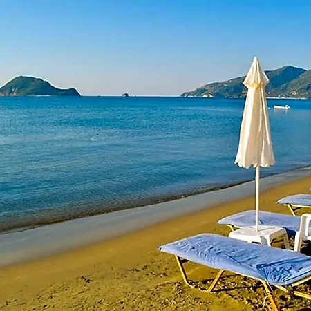 S Azure Nest - Serene Summer Getaway 3*