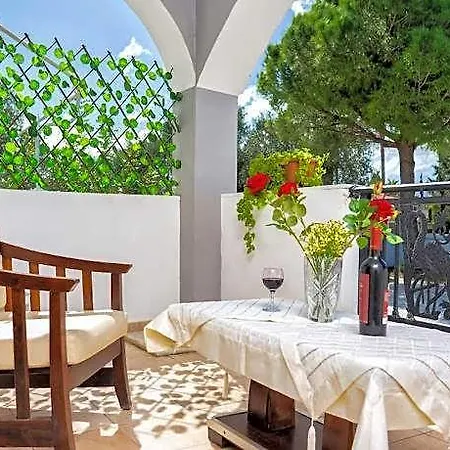 S Azure Nest - Serene Summer Getaway